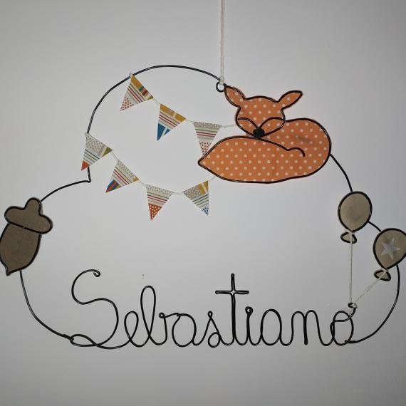 nuvola di alluminio con palloncini, bandierine, volpe e ghianda sui toni dell'arancione e beige
