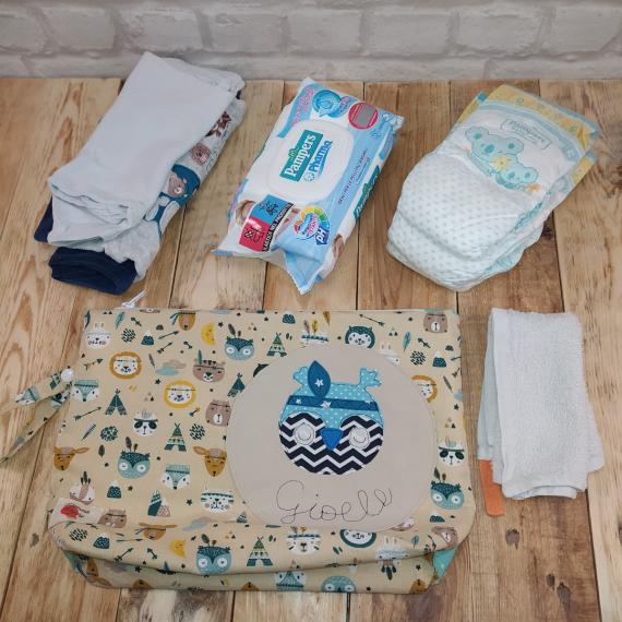 pochette cambio stoffa a tema animali indiani con tag gufo - cosa può contenere